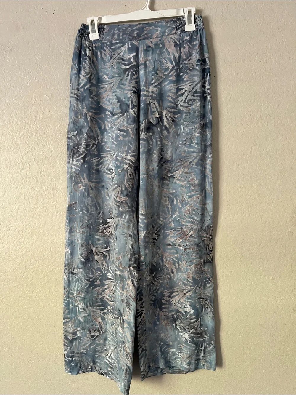 Like New! SANTIKI Blue Abstract Print Wide Leg Pants Tropical Size L
